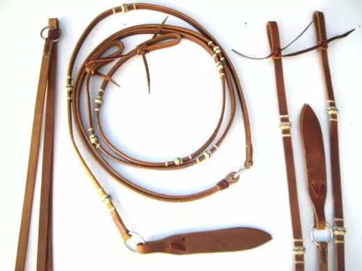 EE Tack - Flat Harness Romal Reins mit Rohaut Verzierungen