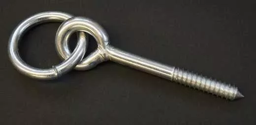 Anbindering Barrenring mit Holzschraube